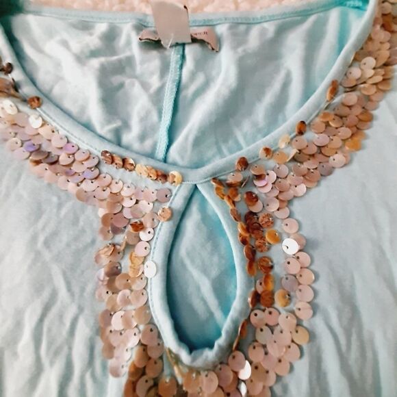 Boston proper blue shell decor soft knit medium keyhole blouse - Picture 2 of 4